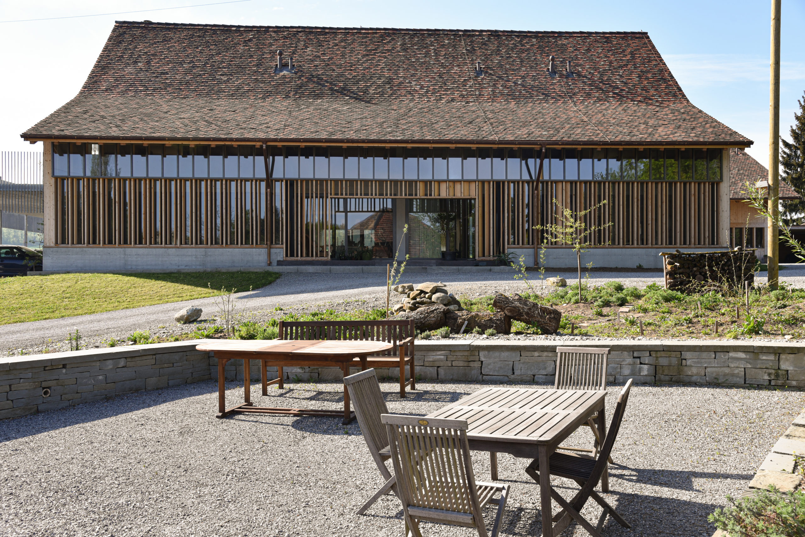 09_stalla_aussen_front_weit