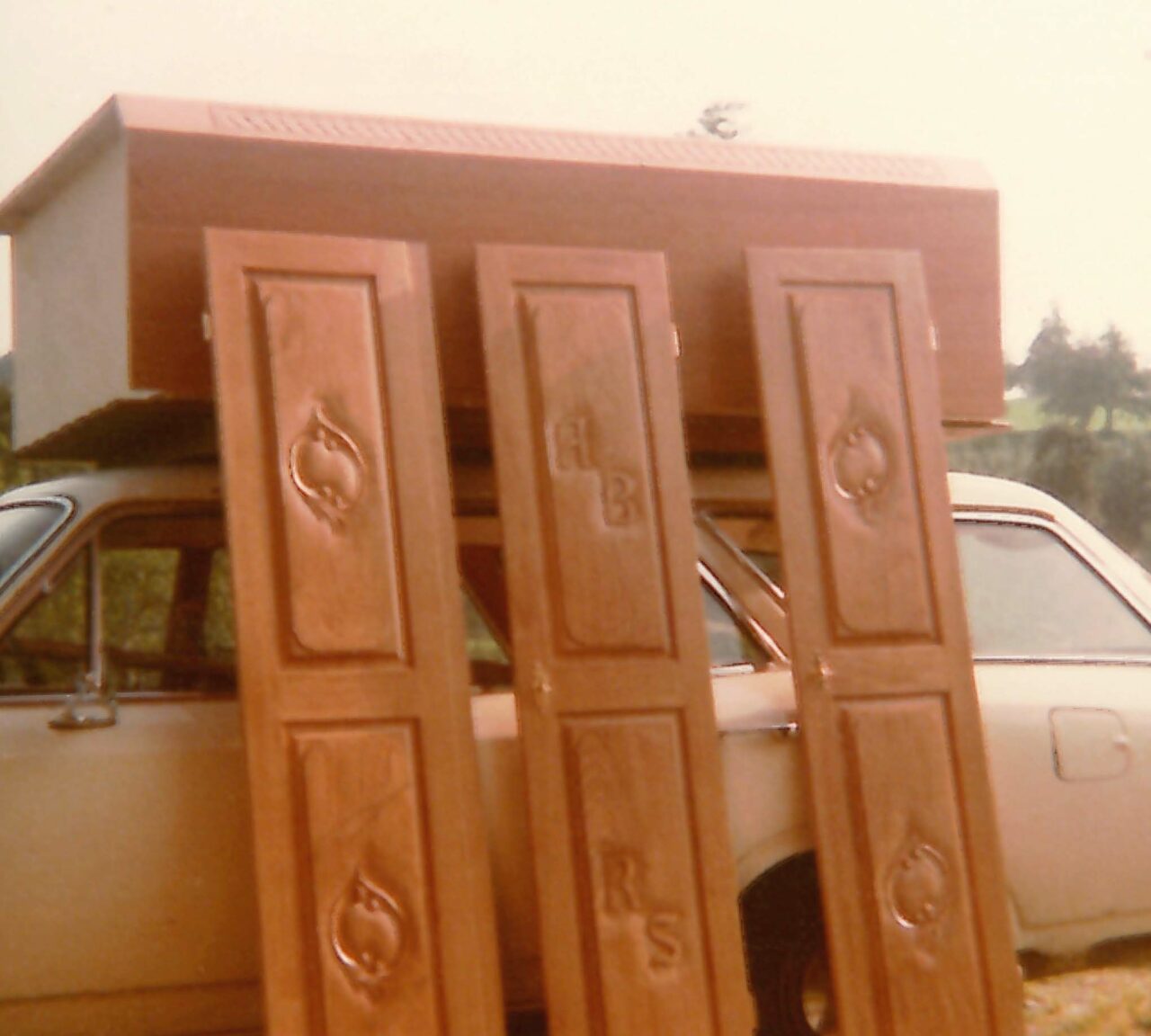 3_1977_transport_holzschraenke