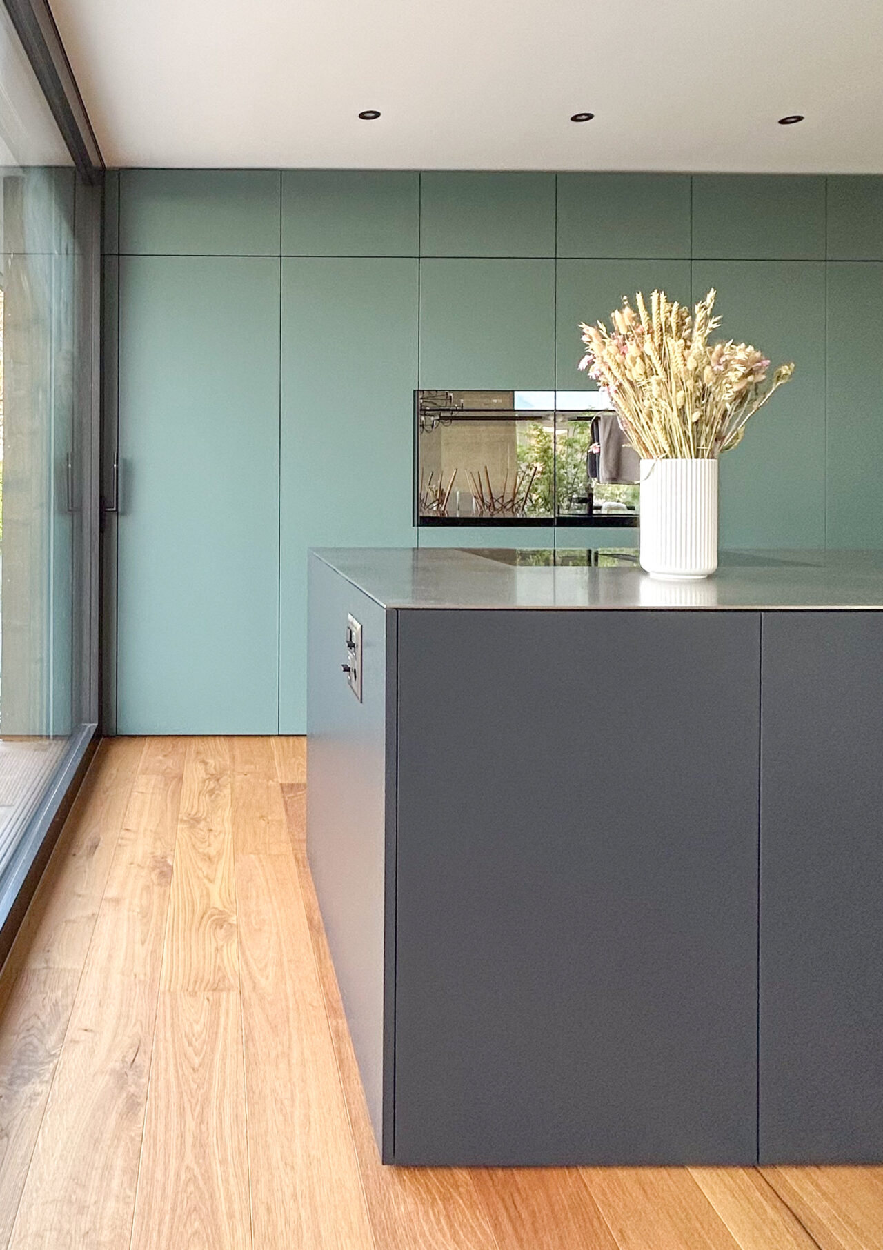 20230526_063316801_ios